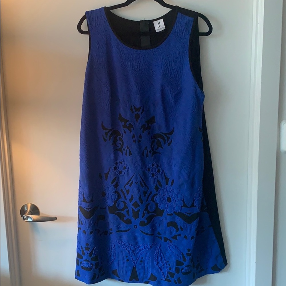 16W Julia Jordan black and blue dress